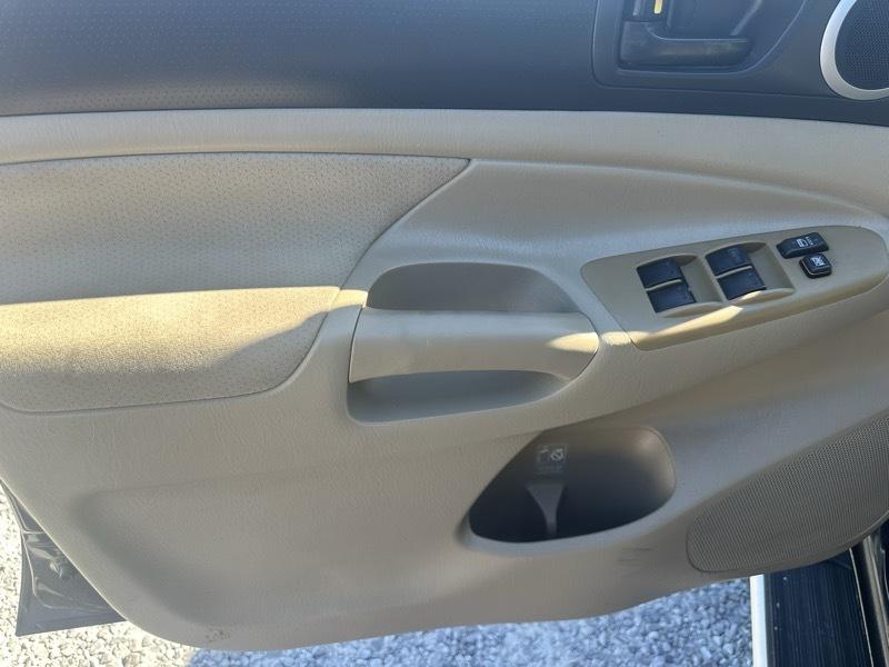 Toyota Tacoma PreRunner Double Cab V6 Auto 2WD 2009