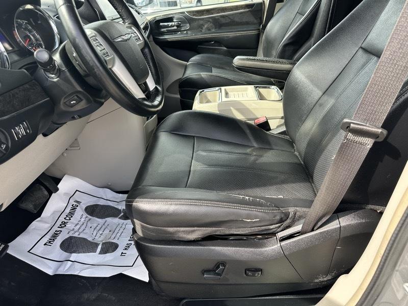 Chrysler Town & Country Touring-L 2014