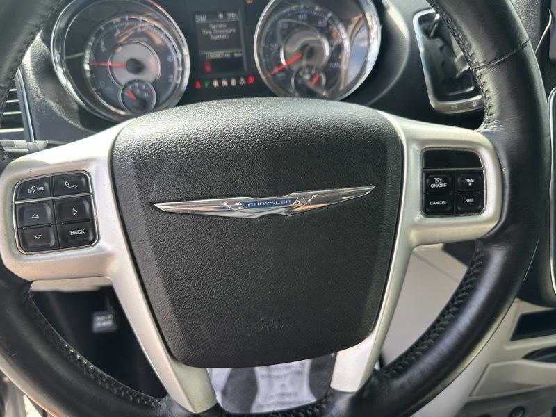 Chrysler Town & Country Touring-L 2014