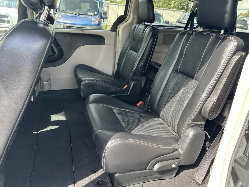 Chrysler Town & Country Touring-L 2014
