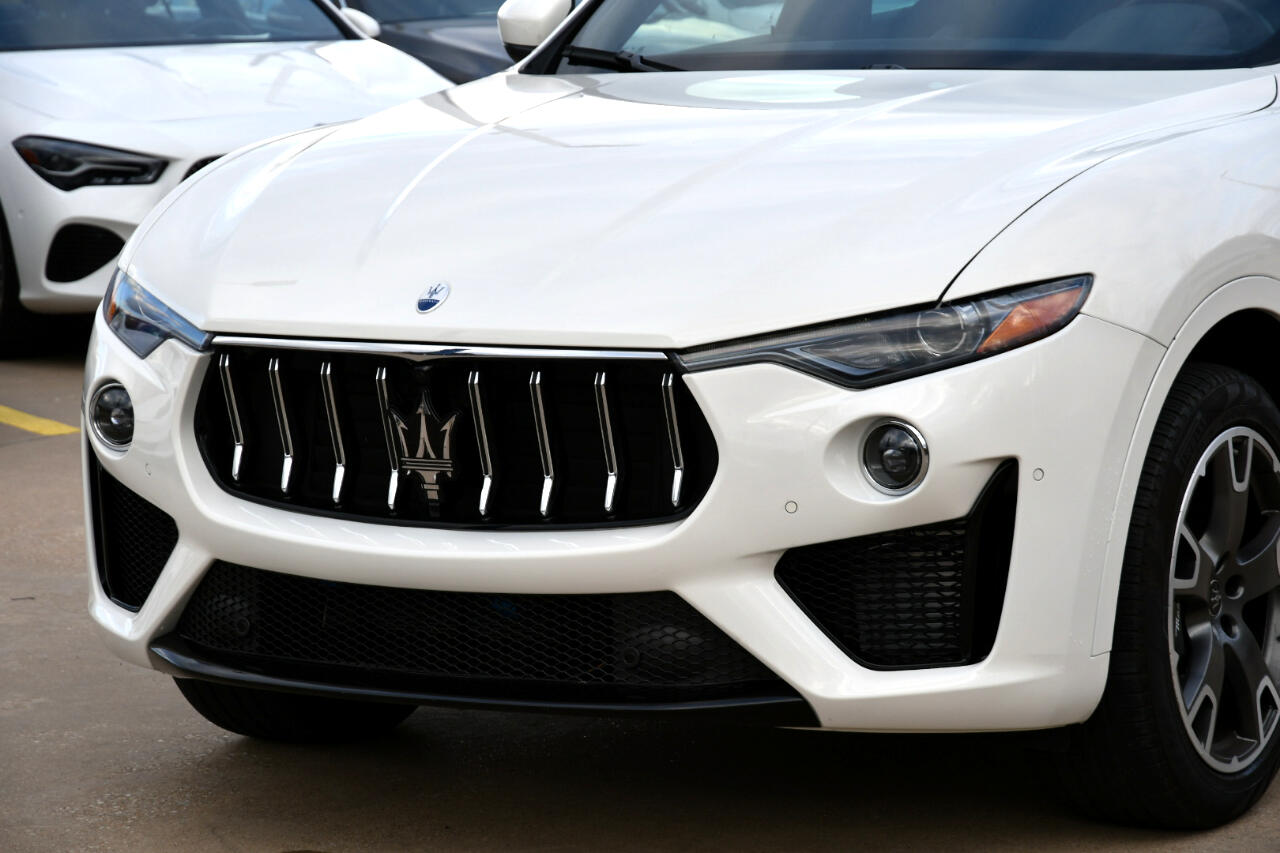 2023 Maserati Levante Modena S photo 3