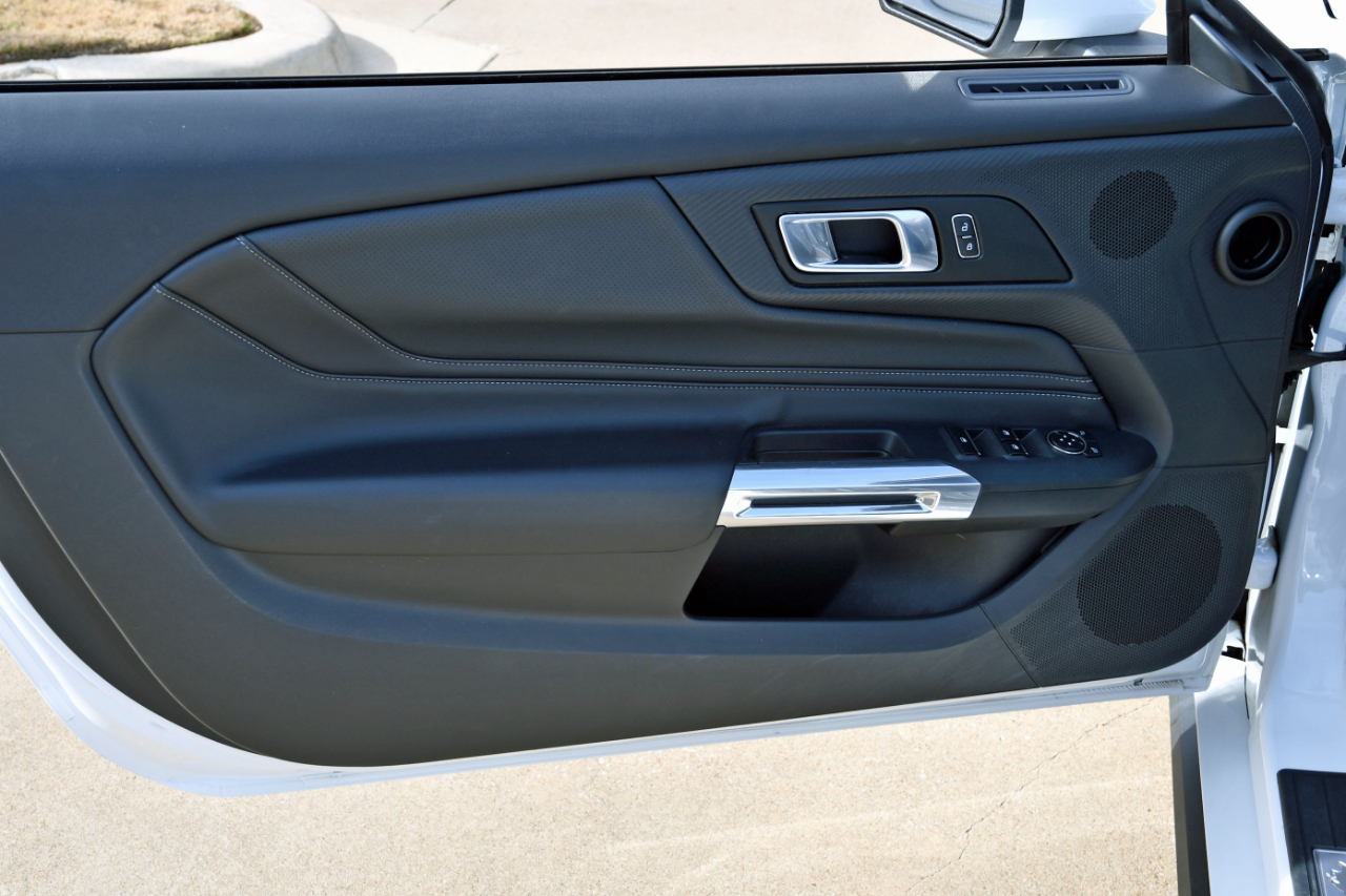 Ford Mustang EcoBoost Convertible 2025