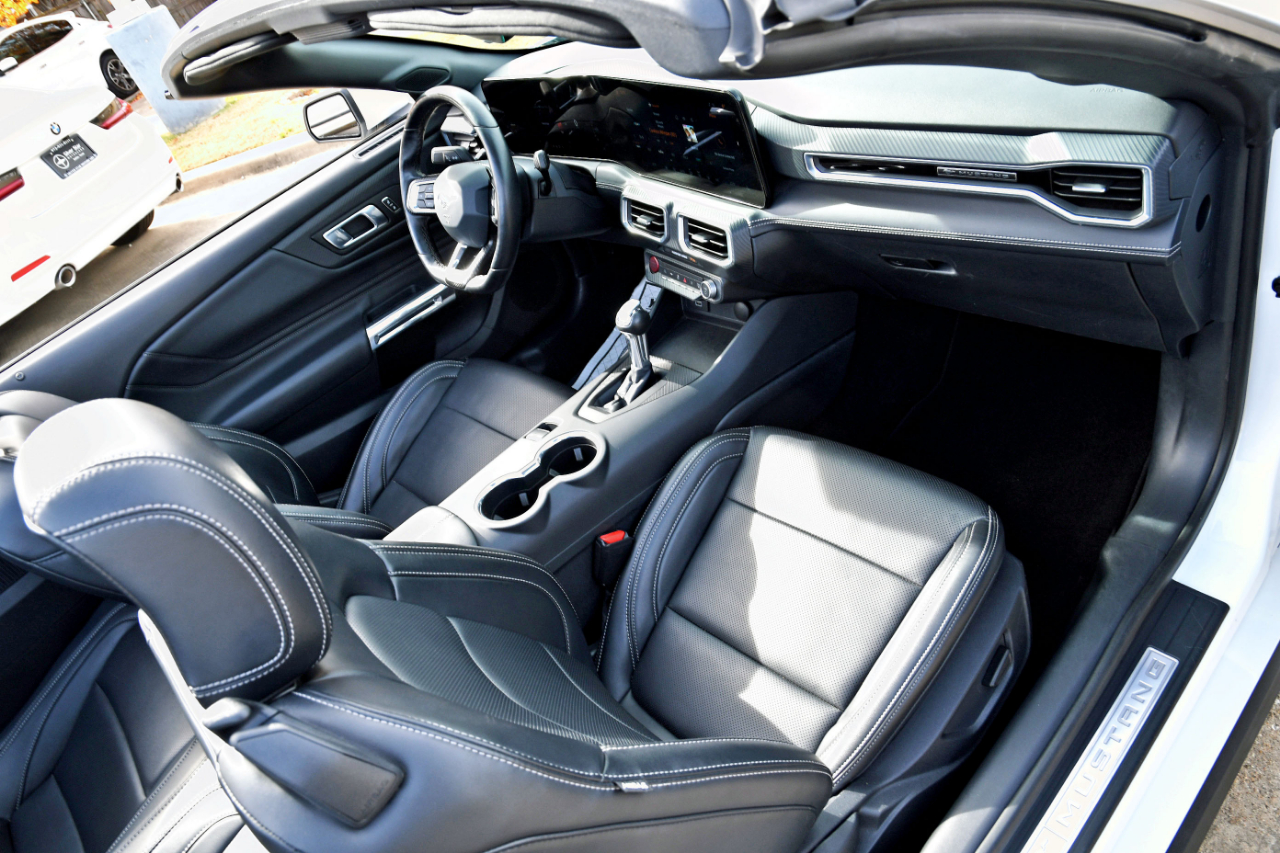 Ford Mustang EcoBoost Convertible 2025