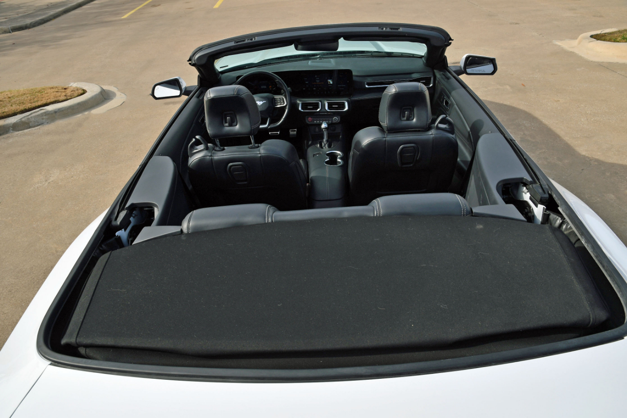 Ford Mustang EcoBoost Convertible 2025