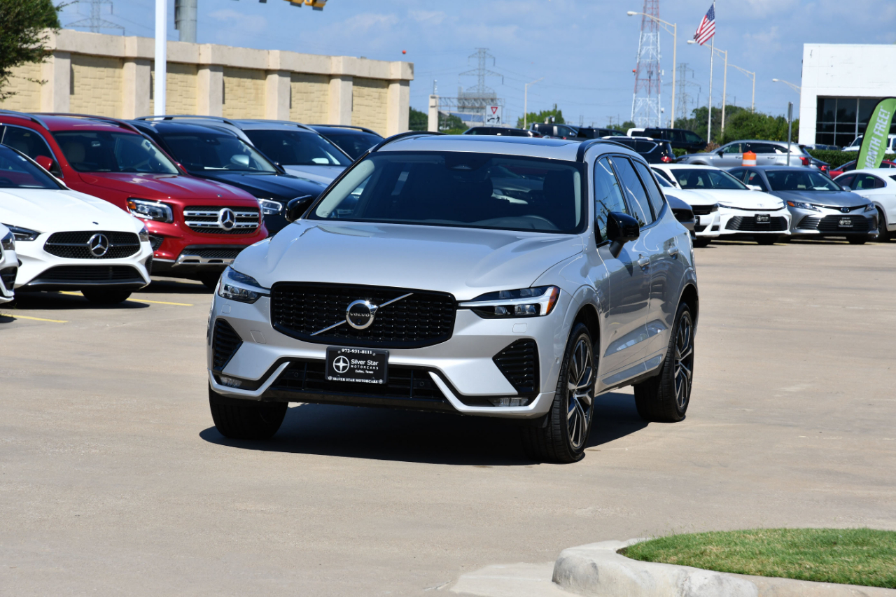 Volvo XC60 B5 AWD Plus 2025