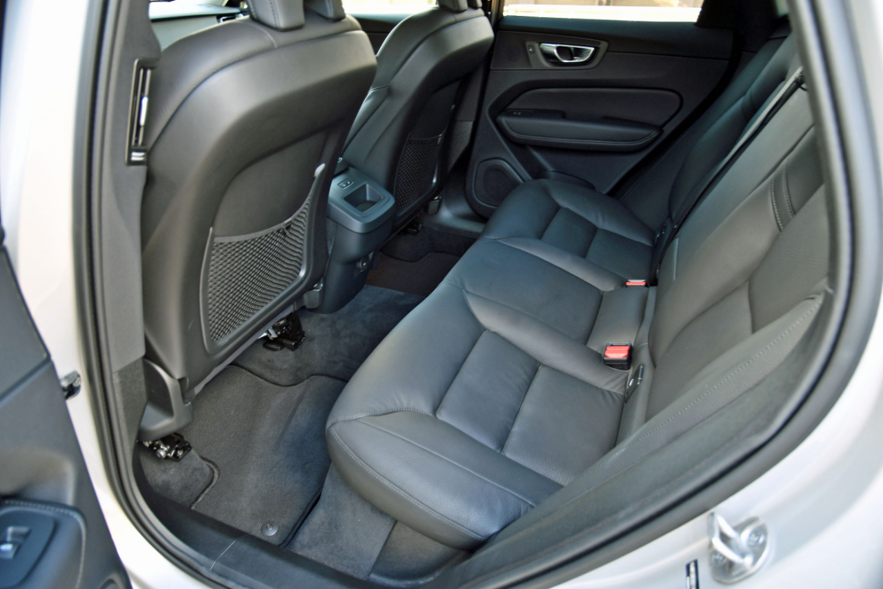 Volvo XC60 B5 AWD Plus 2025