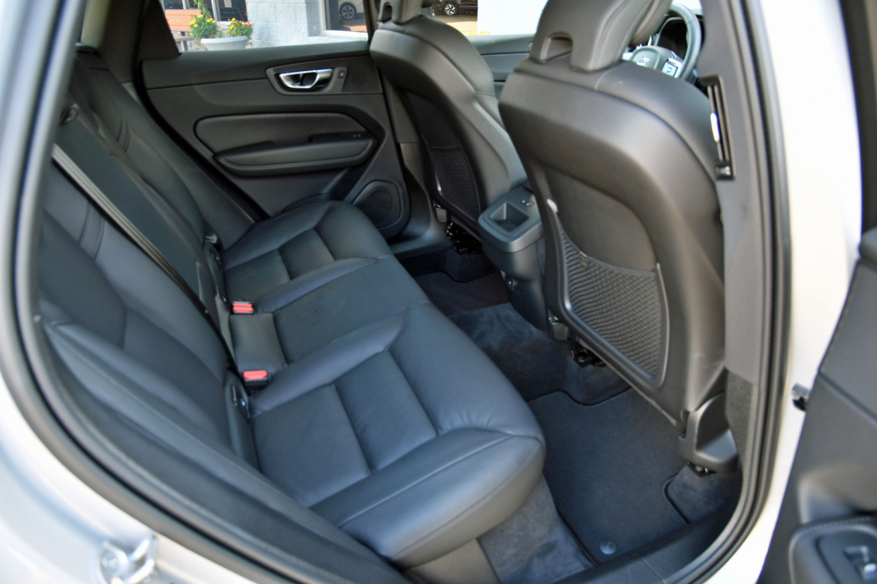 Volvo XC60 B5 AWD Plus 2025