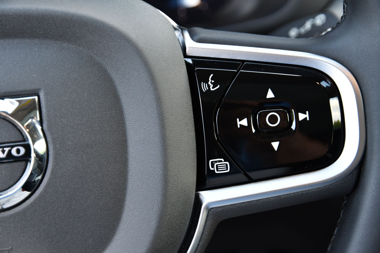 Volvo XC60 B5 AWD Plus 2025