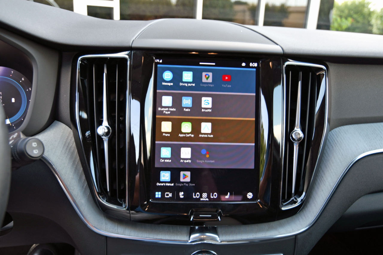 Volvo XC60 B5 AWD Plus 2025