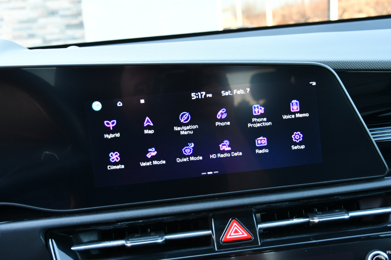 Kia Niro EX Touring FWD 2023