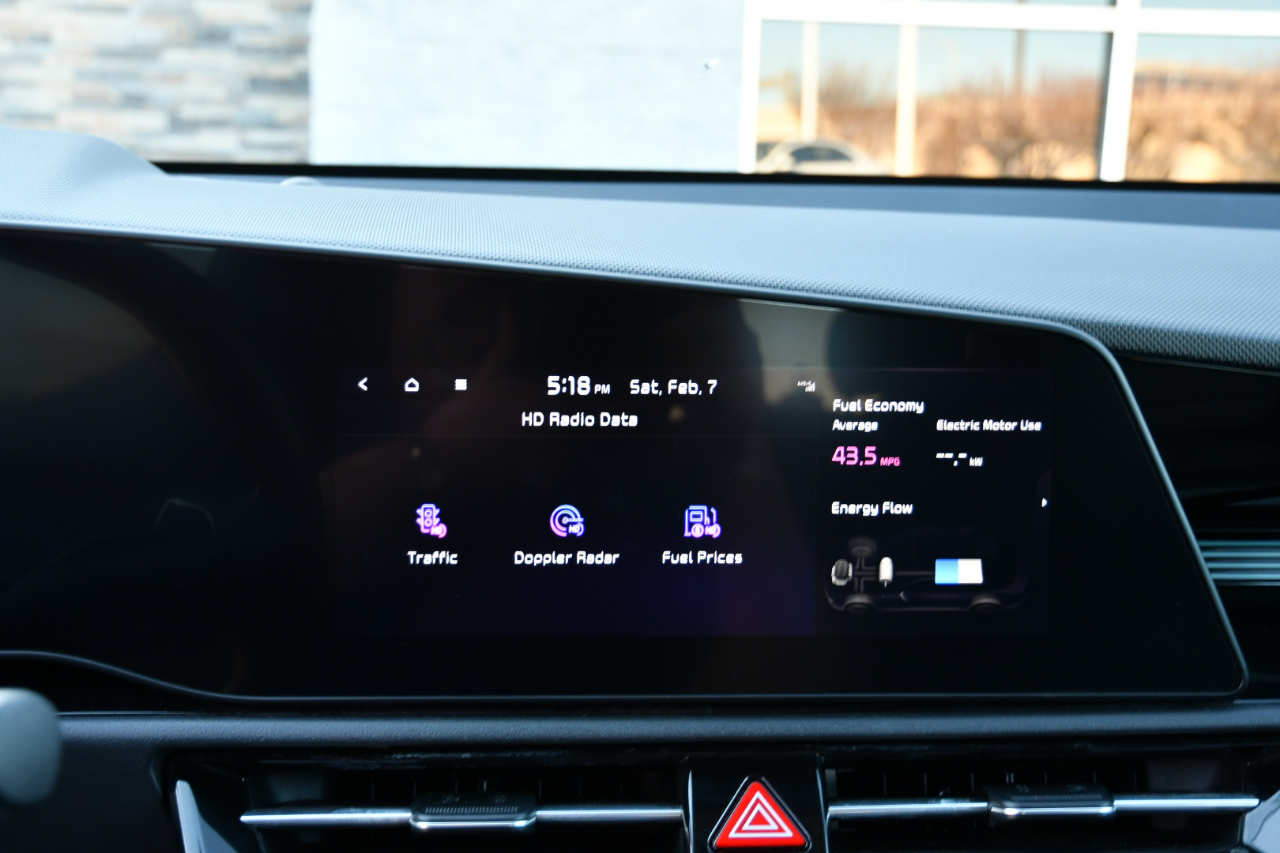 Kia Niro EX Touring FWD 2023