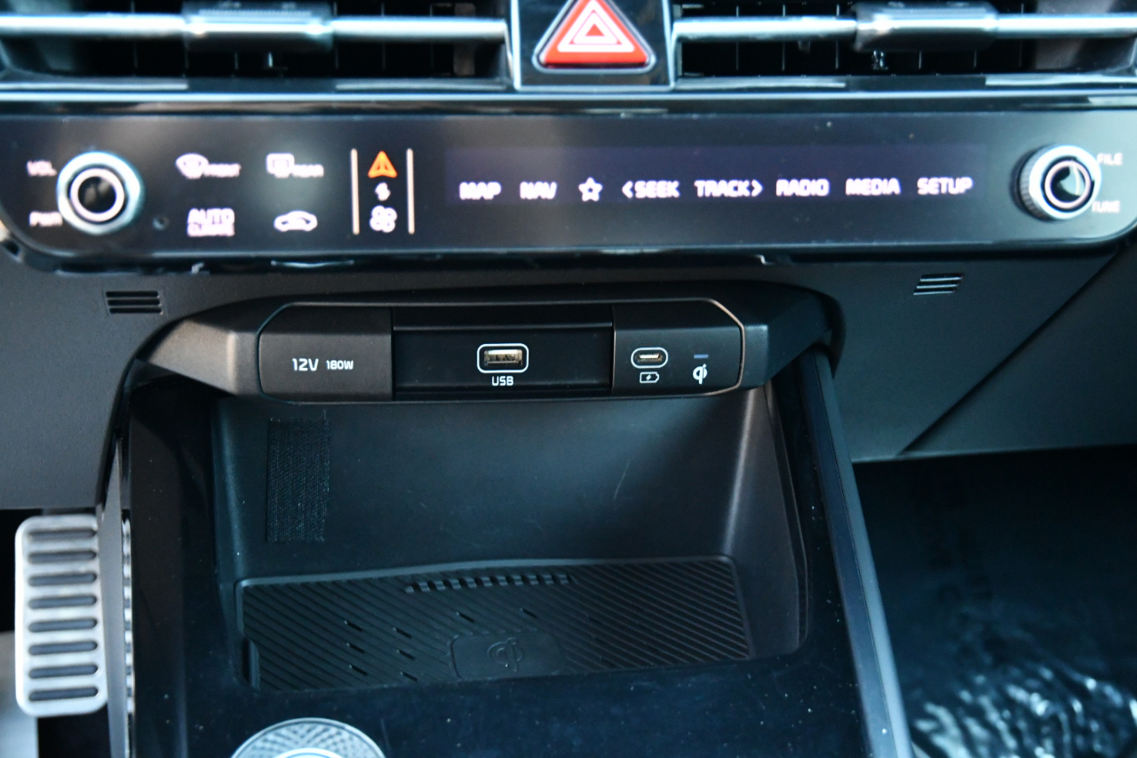 Kia Niro EX Touring FWD 2023