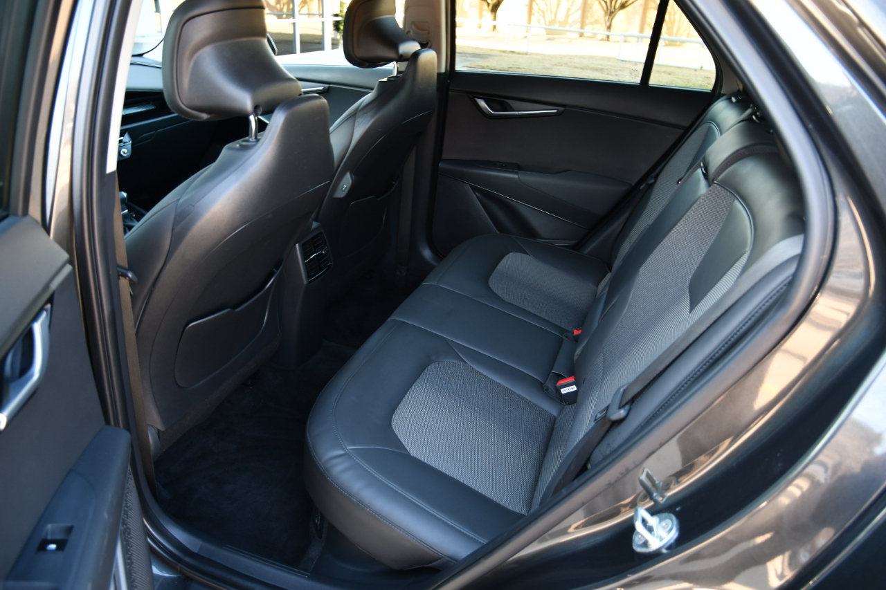 Kia Niro EX Touring FWD 2023