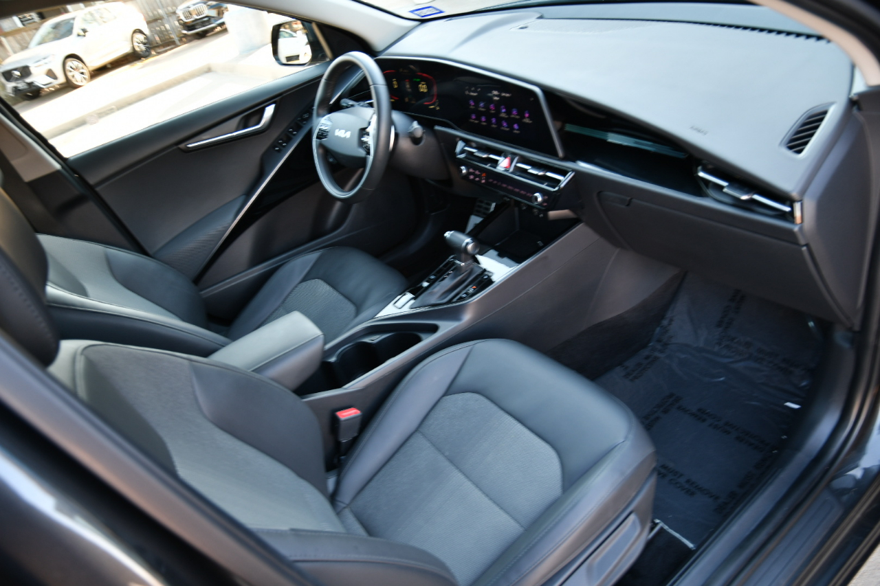 Kia Niro EX Touring FWD 2023