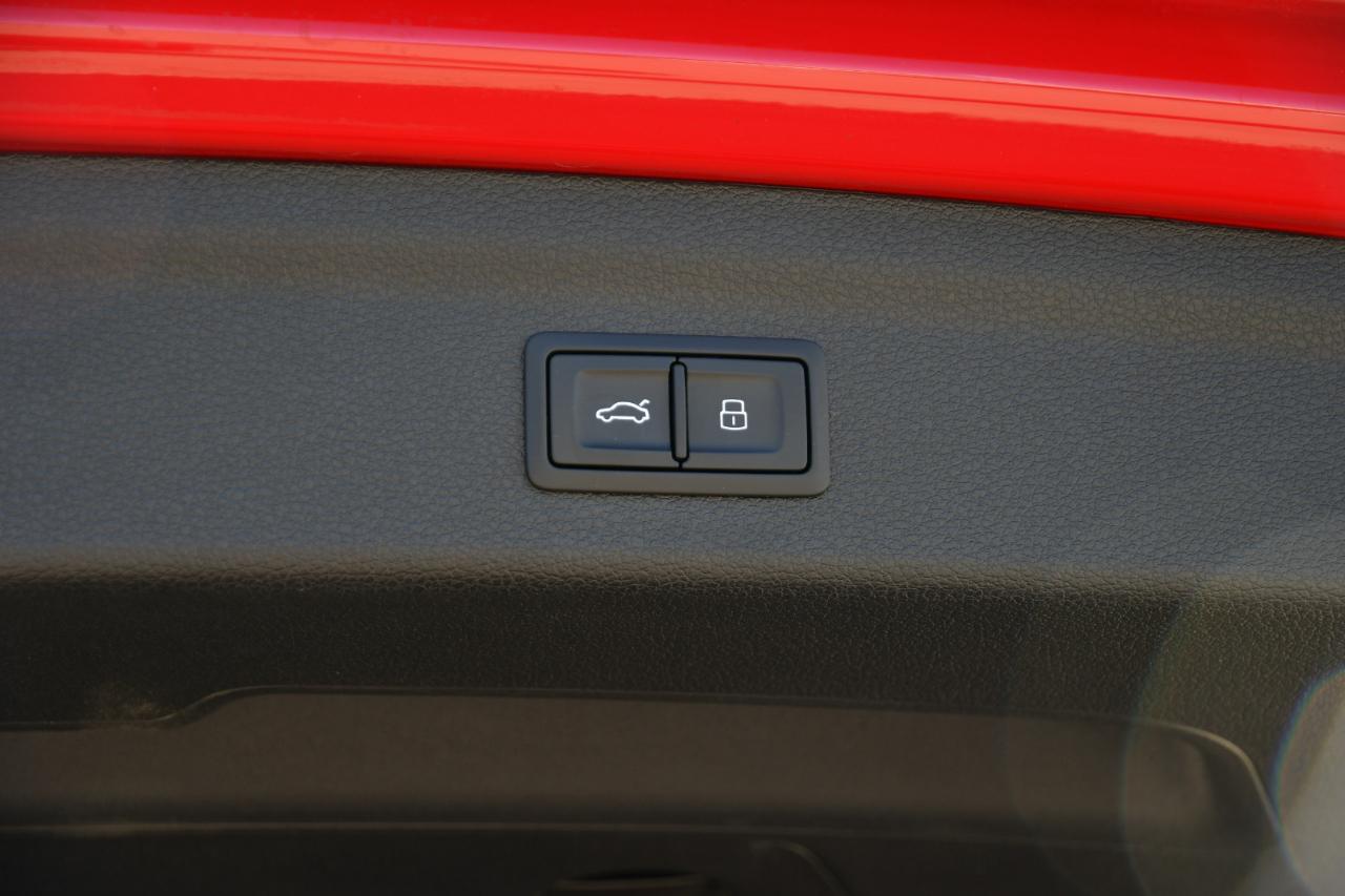 Audi Q3 S line Premium 45 TFSI quattro 2024