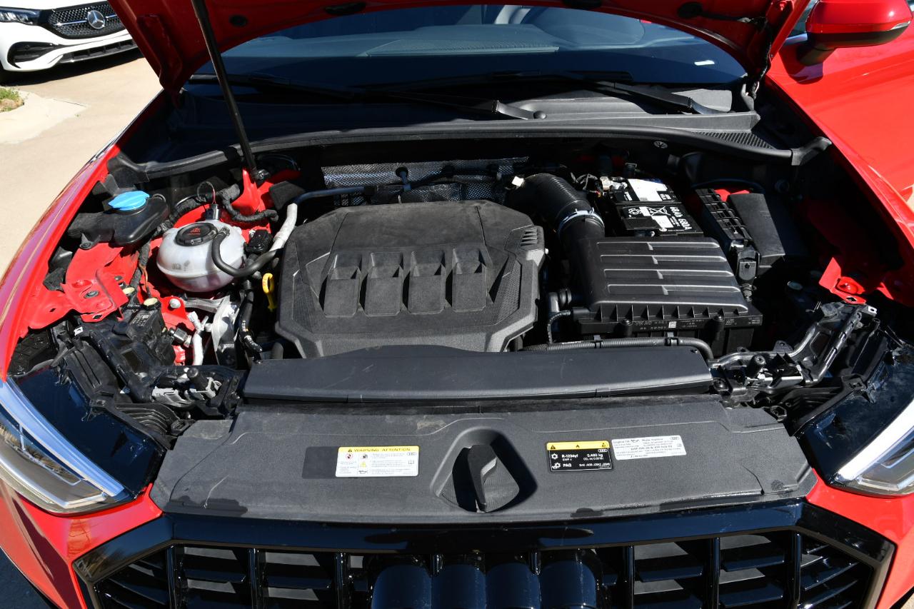 Audi Q3 S line Premium 45 TFSI quattro 2024