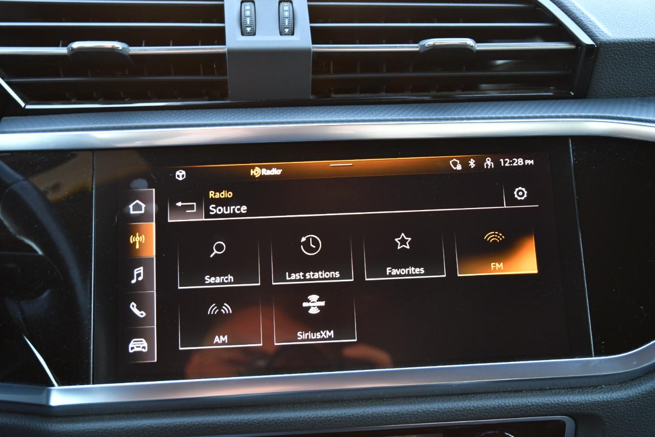 Audi Q3 S line Premium 45 TFSI quattro 2024