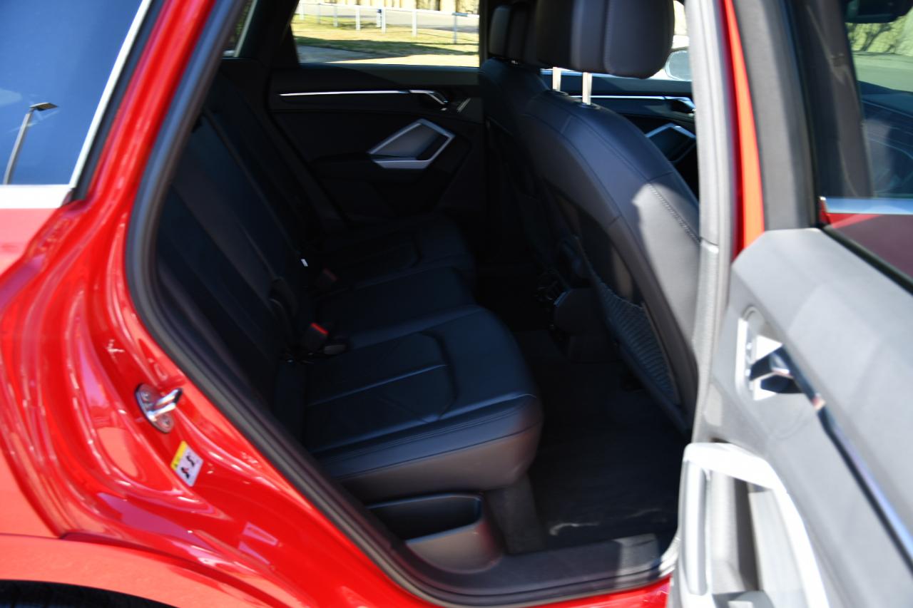 Audi Q3 S line Premium 45 TFSI quattro 2024