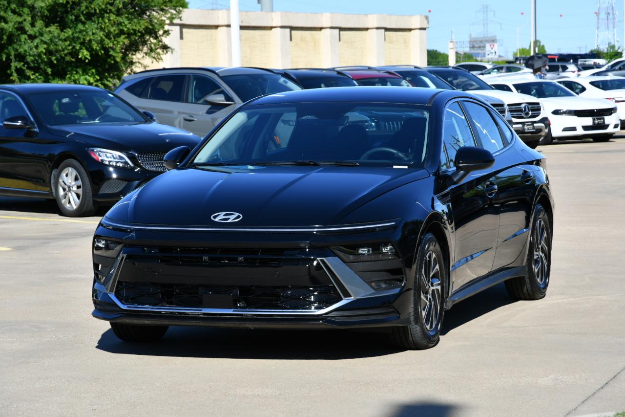 Hyundai Sonata Hybrid Blue FWD 2026