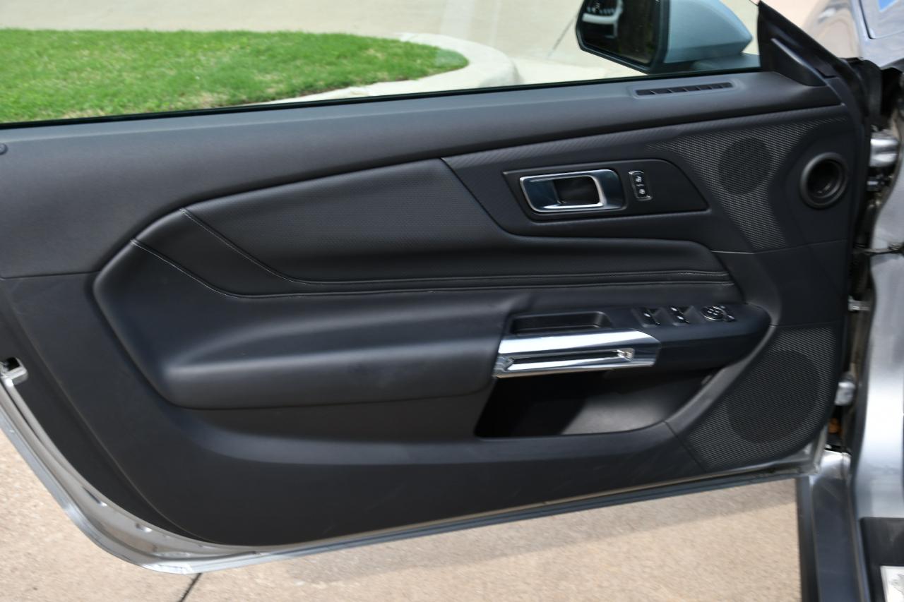 Ford Mustang EcoBoost Convertible 2025