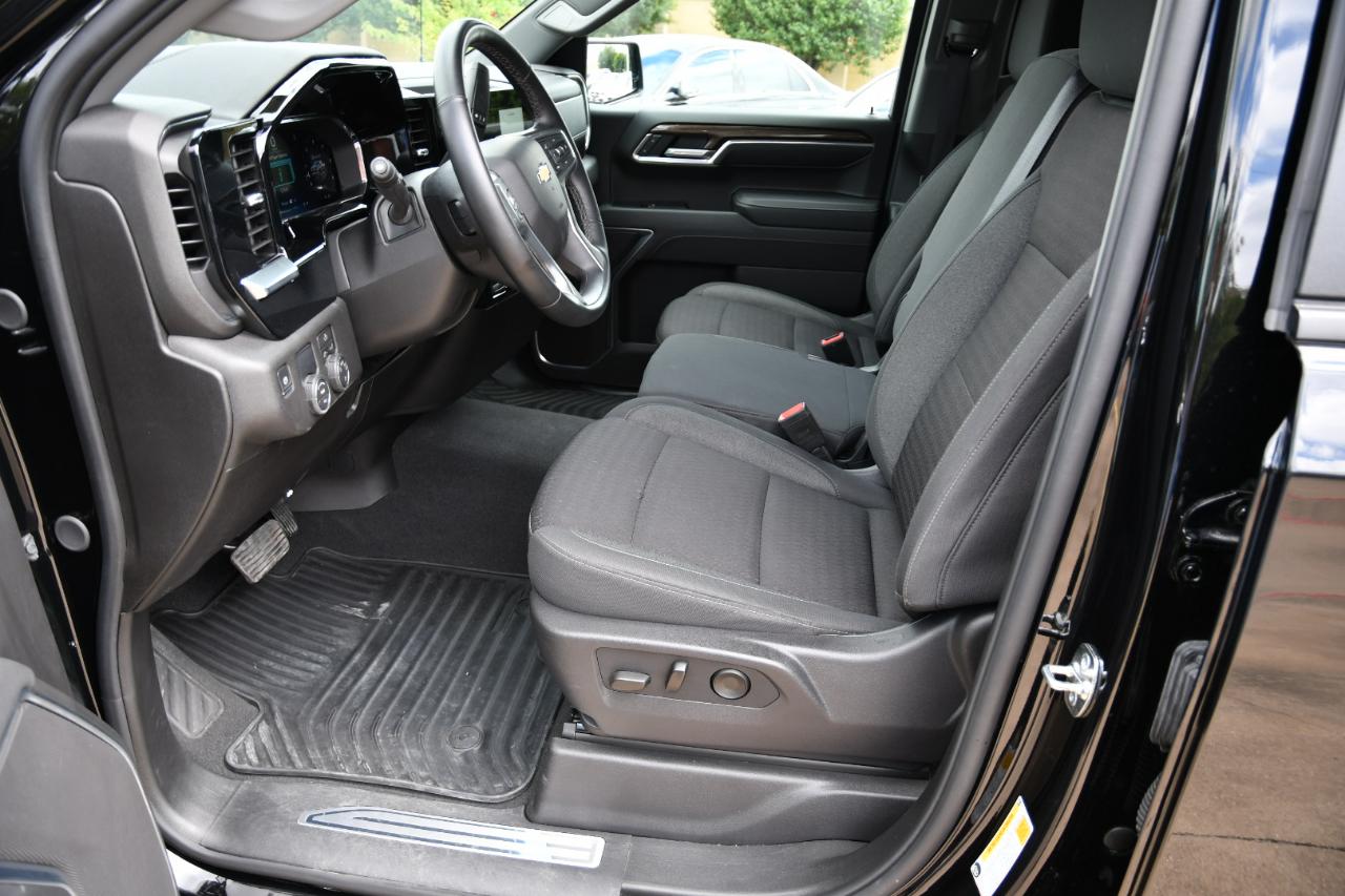 Chevrolet Silverado 1500 2WD Crew Cab 147" LT 2026