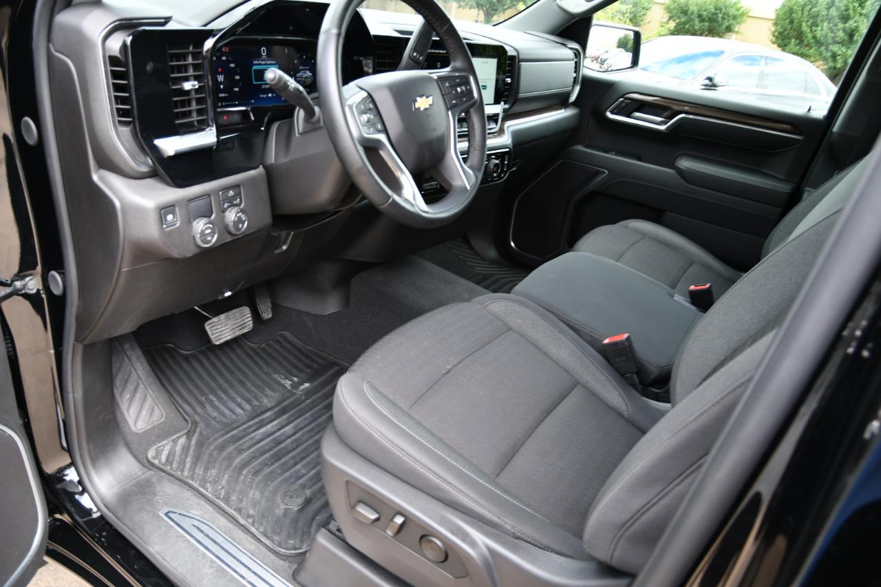 Chevrolet Silverado 1500 2WD Crew Cab 147" LT 2026