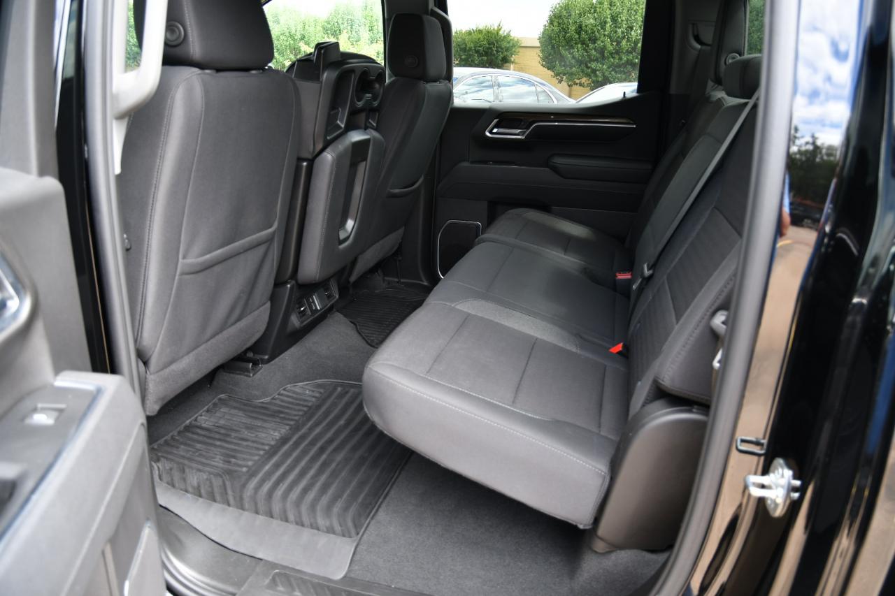 Chevrolet Silverado 1500 2WD Crew Cab 147" LT 2026