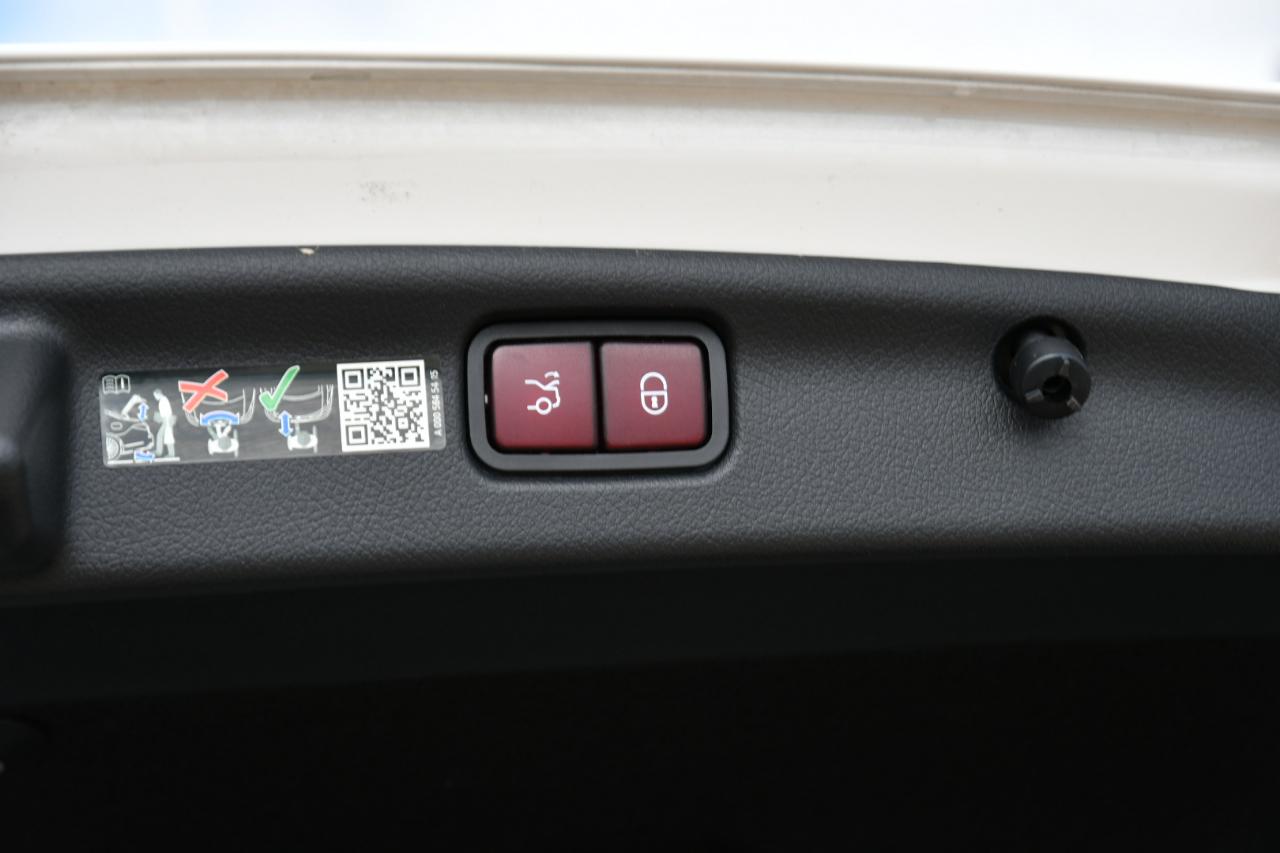 Mercedes-Benz C-Class C 300 Sedan 2025