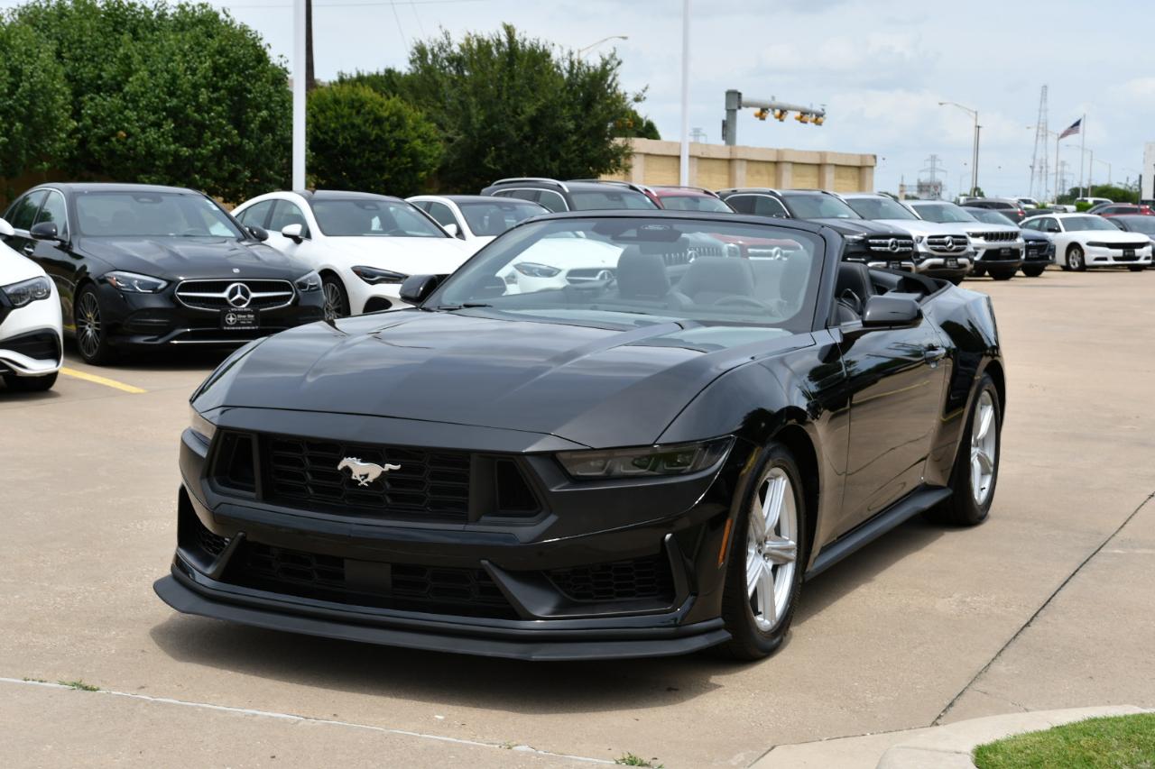 Ford Mustang EcoBoost Convertible 2026