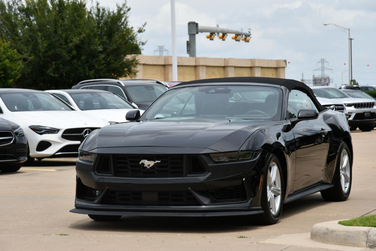 Ford Mustang EcoBoost Convertible 2026