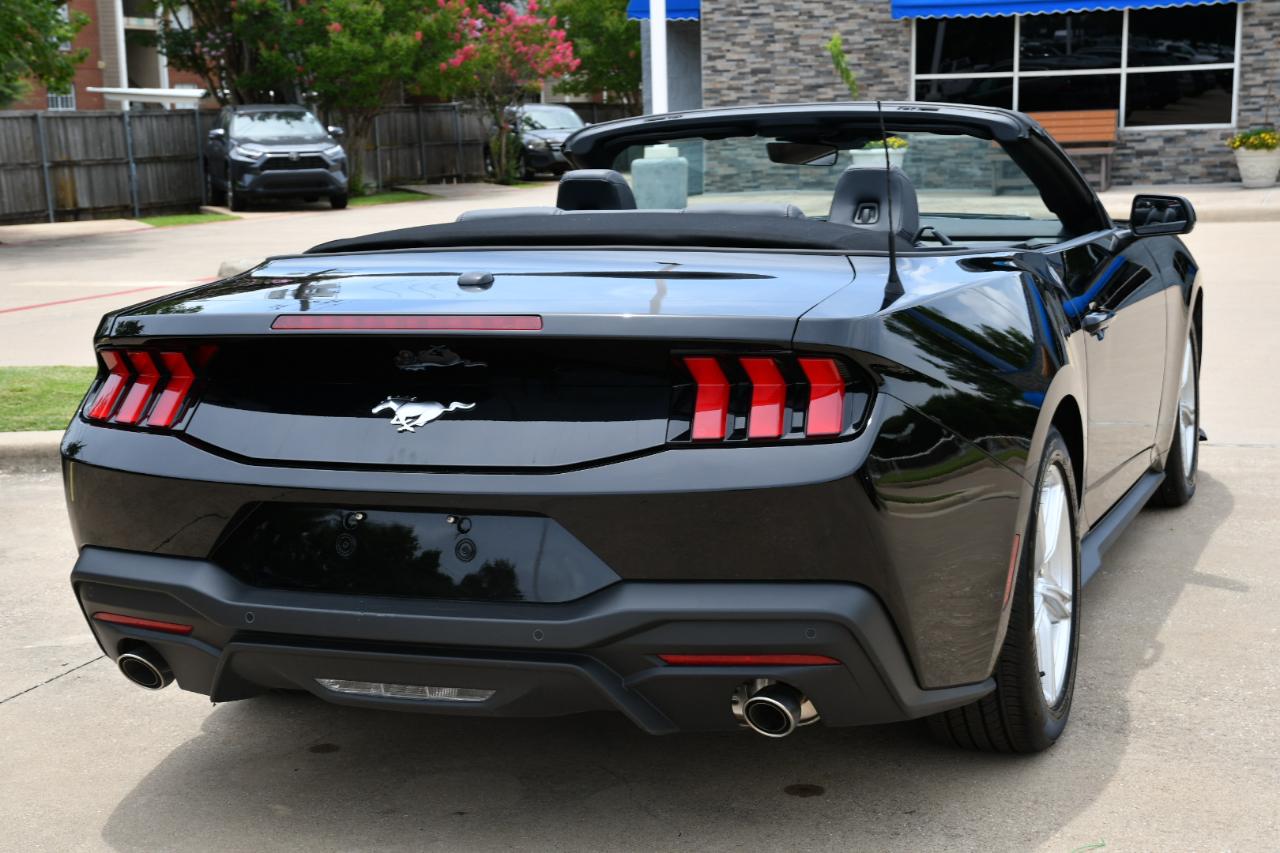 Ford Mustang EcoBoost Convertible 2026