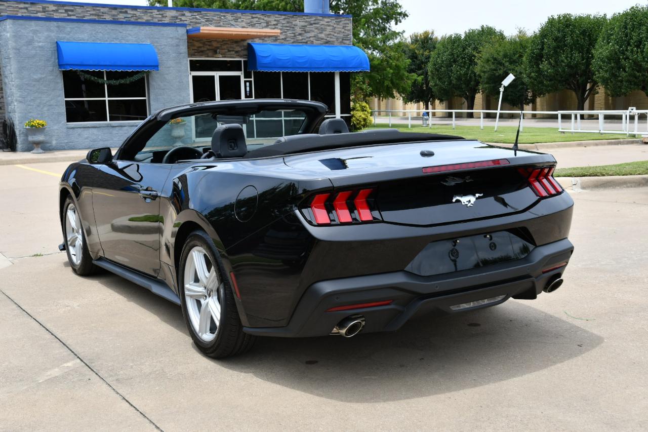 Ford Mustang EcoBoost Convertible 2026