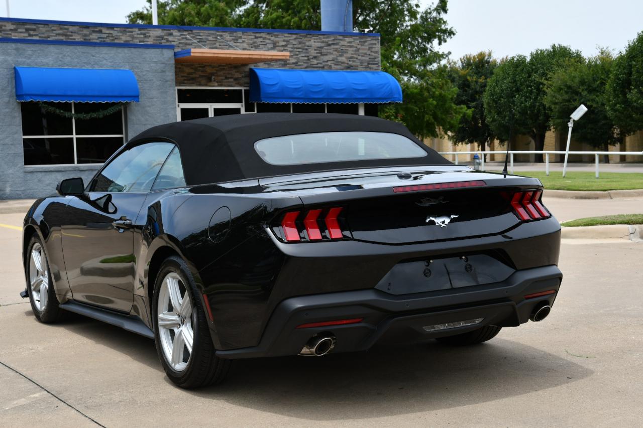 Ford Mustang EcoBoost Convertible 2026