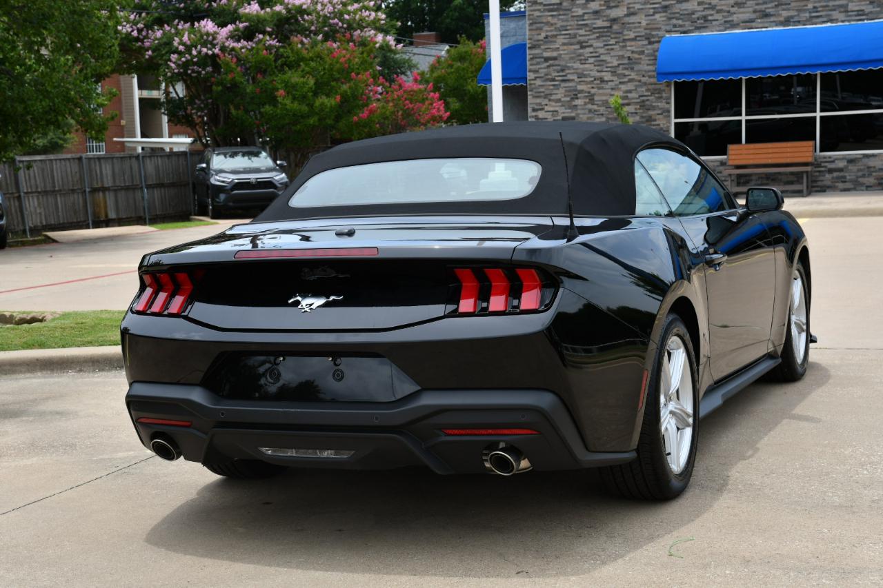 Ford Mustang EcoBoost Convertible 2026