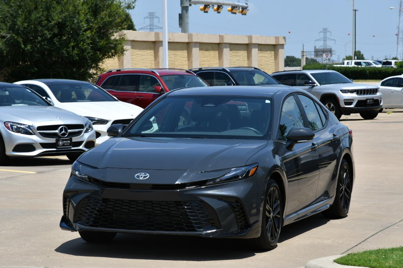Toyota Camry Nightshade (Natl) 2026
