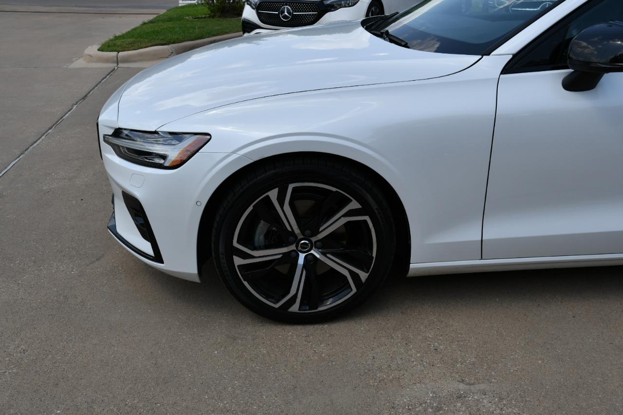 Volvo S60 B5 FWD Plus Dark Theme 2024