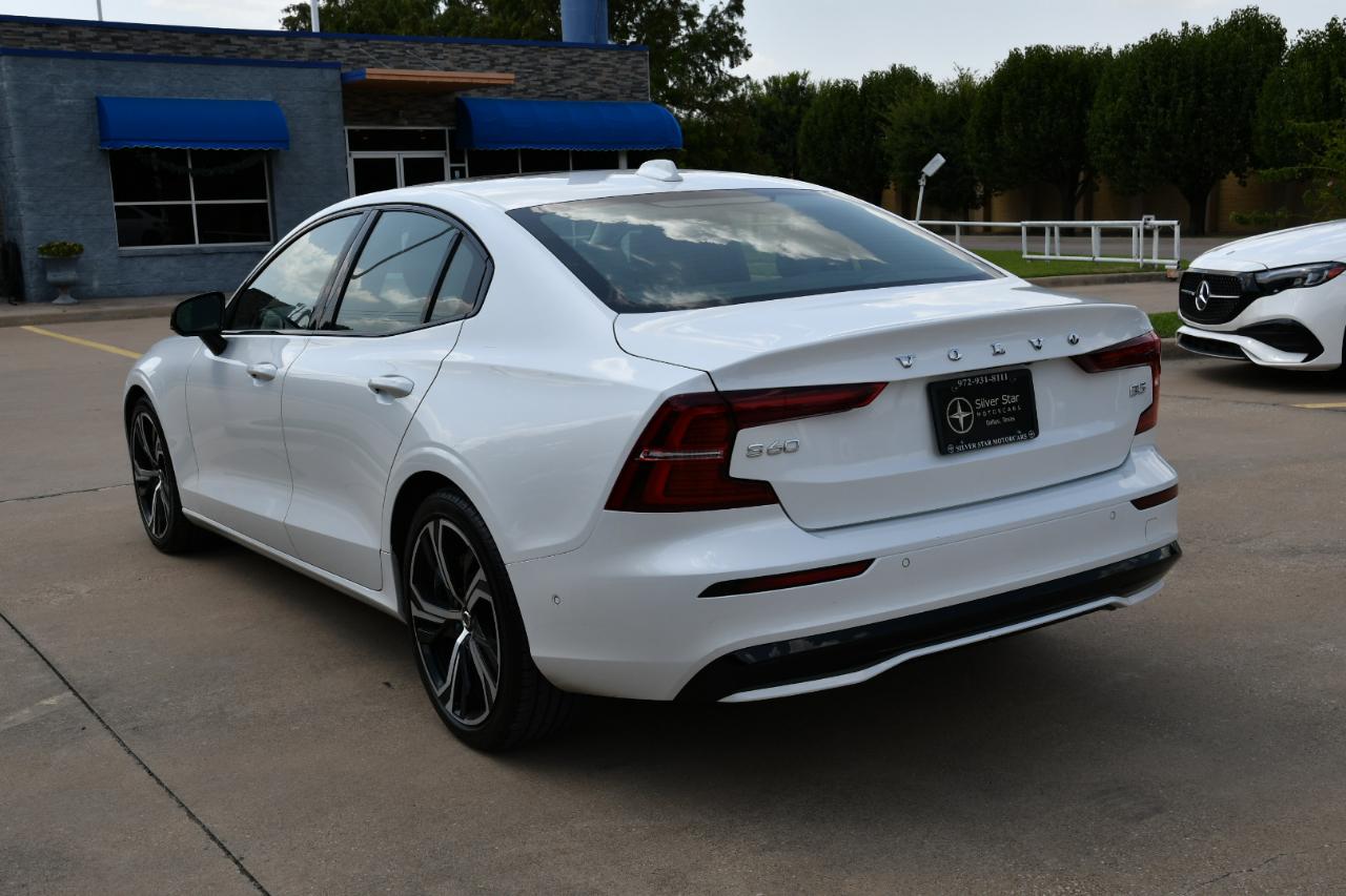 Volvo S60 B5 FWD Plus Dark Theme 2024