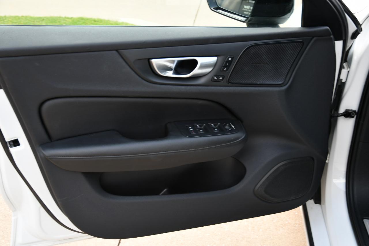 Volvo S60 B5 FWD Plus Dark Theme 2024