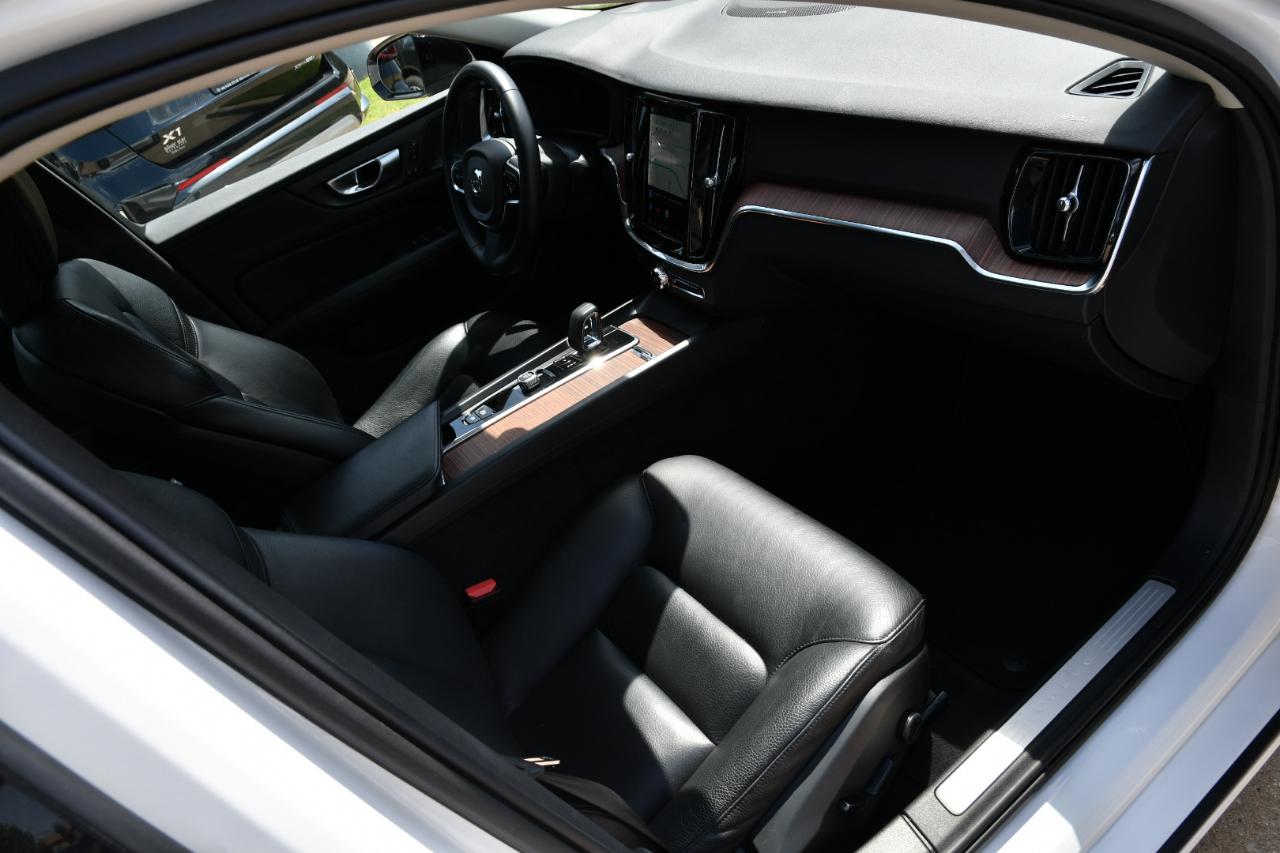 Volvo S60 B5 FWD Plus Dark Theme 2024