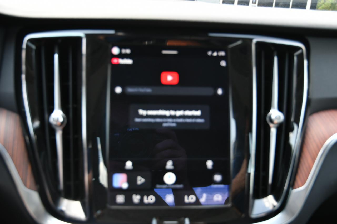 Volvo S60 B5 FWD Plus Dark Theme 2024