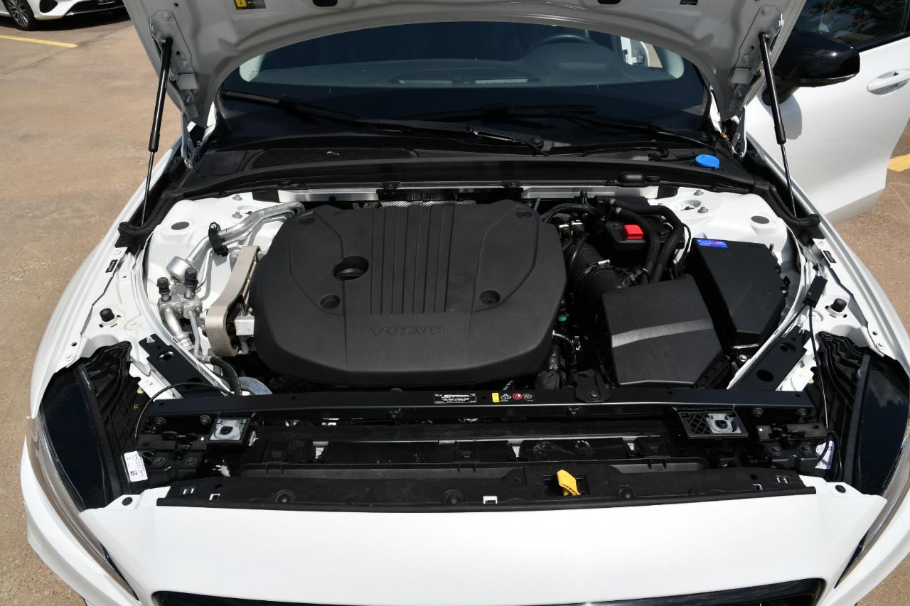 Volvo S60 B5 FWD Plus Dark Theme 2024