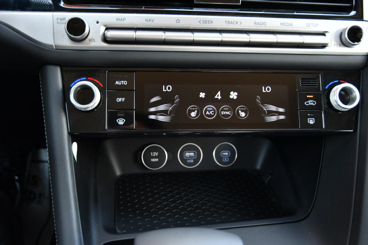 Genesis G70 2.5T RWD 2026