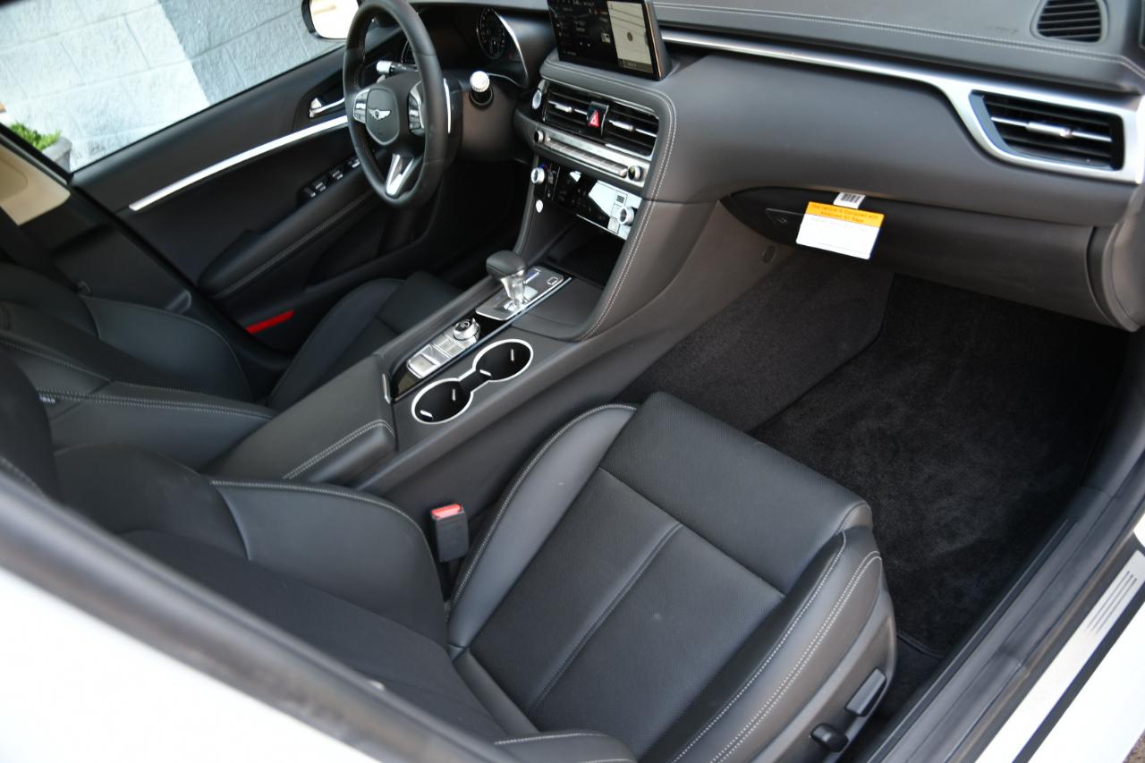 Genesis G70 2.5T RWD 2026