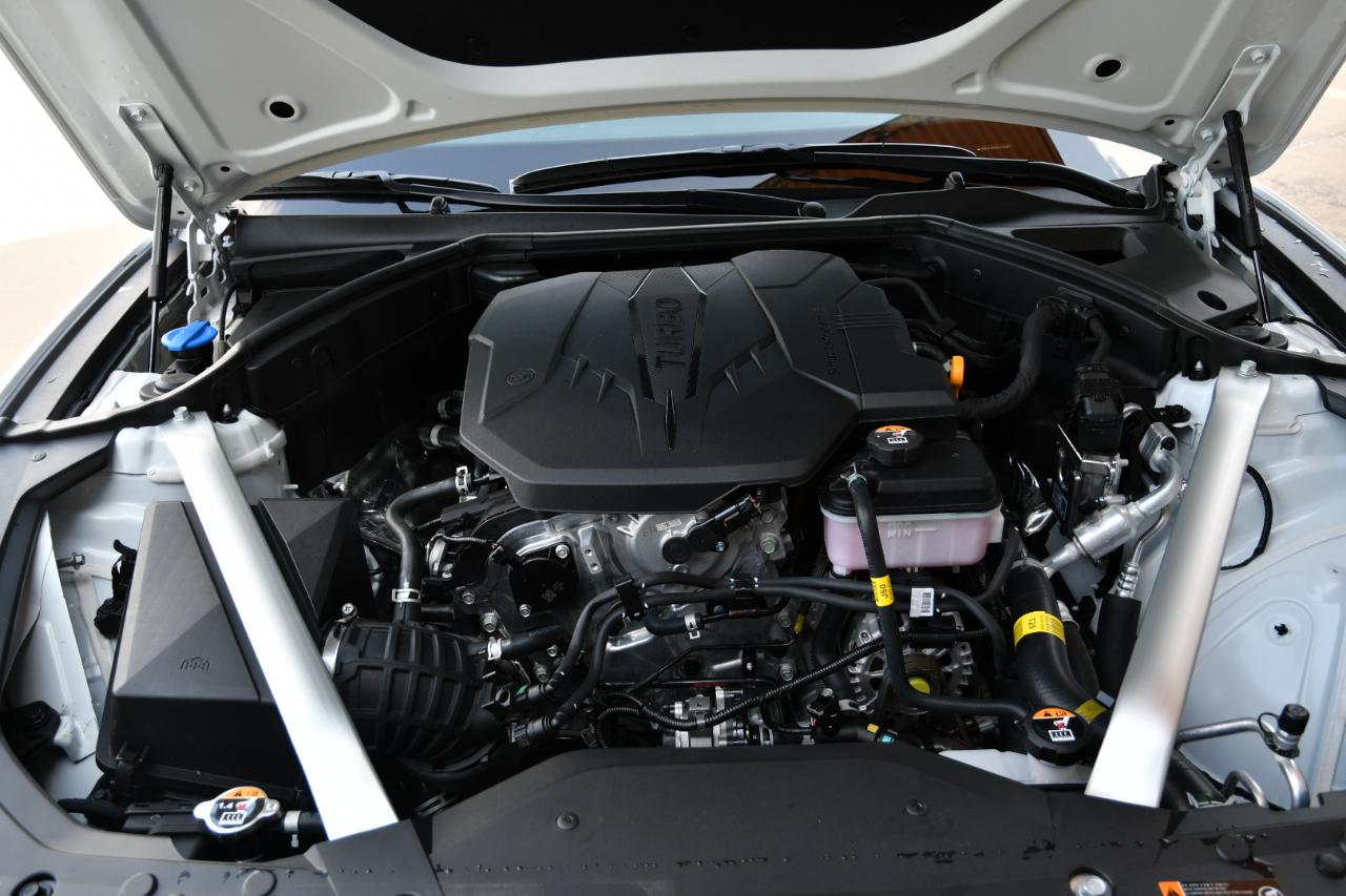 Genesis G70 2.5T RWD 2026