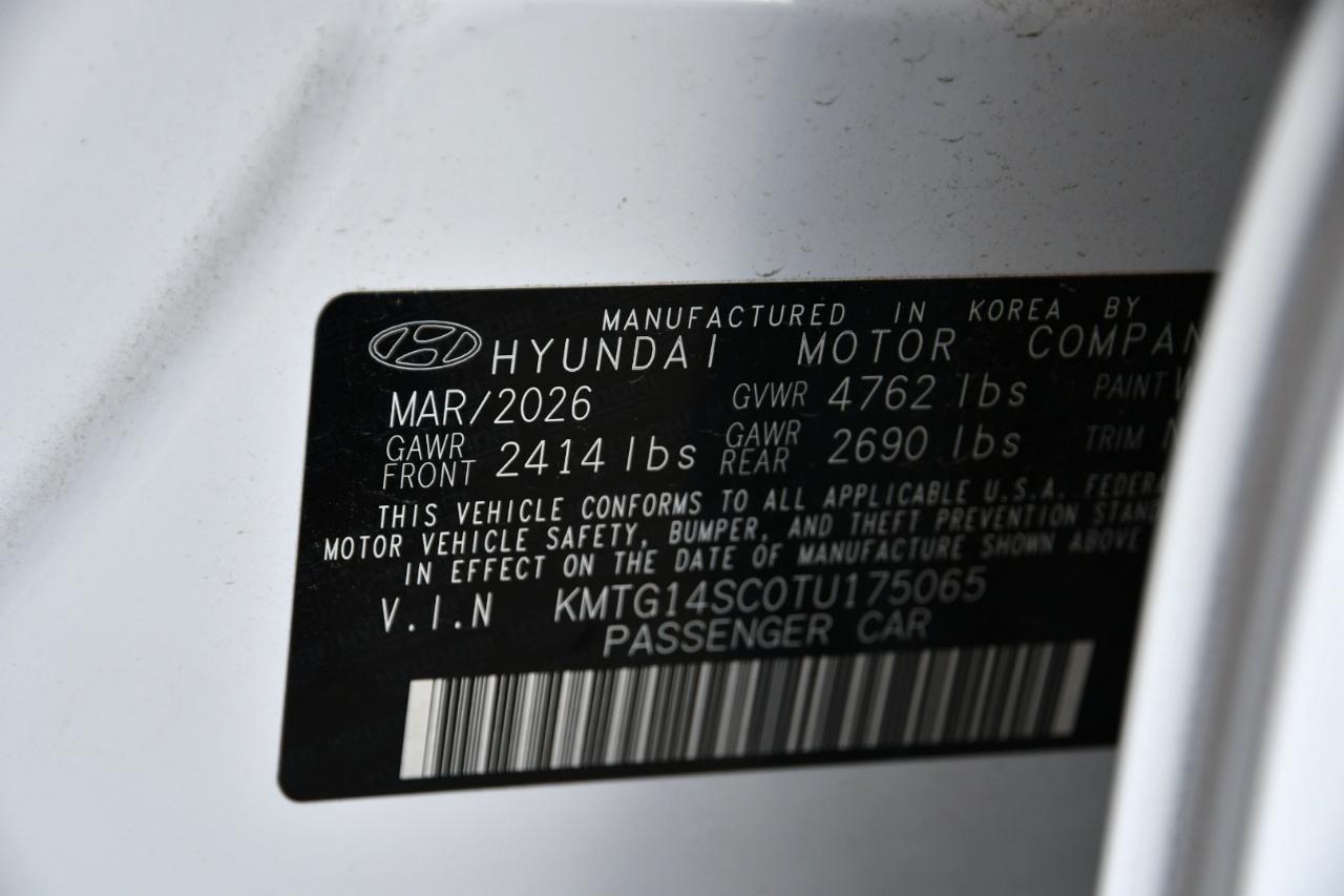 Genesis G70 2.5T RWD 2026