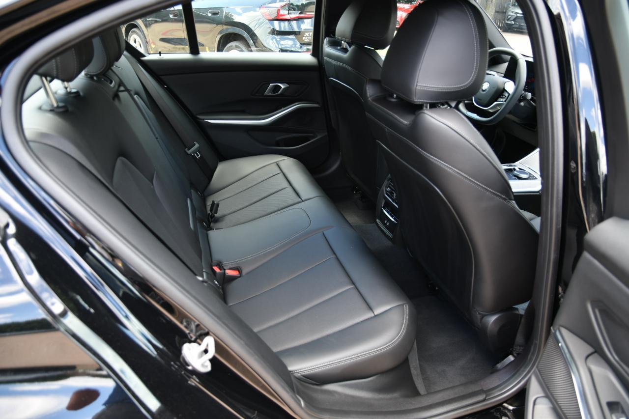 BMW 3 Series 330i NA Sedan 2026