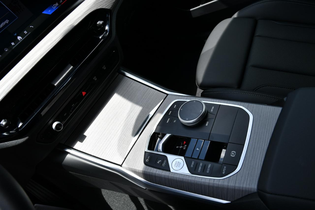 BMW 3 Series 330i NA Sedan 2026