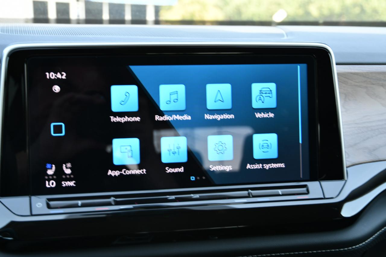 Volkswagen Atlas 2.0T SE w/Technology FWD 2026