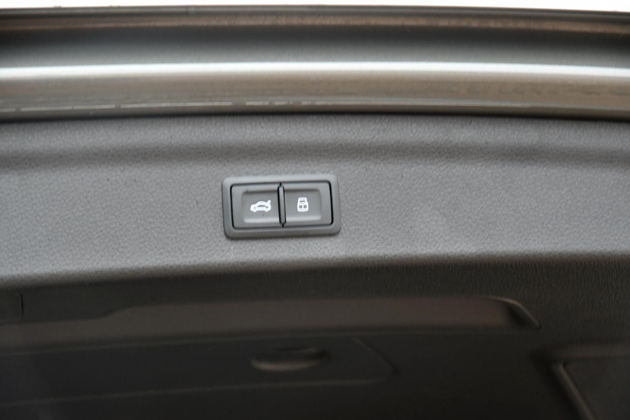 Audi Q3 S line Premium 45 TFSI quattro 2024