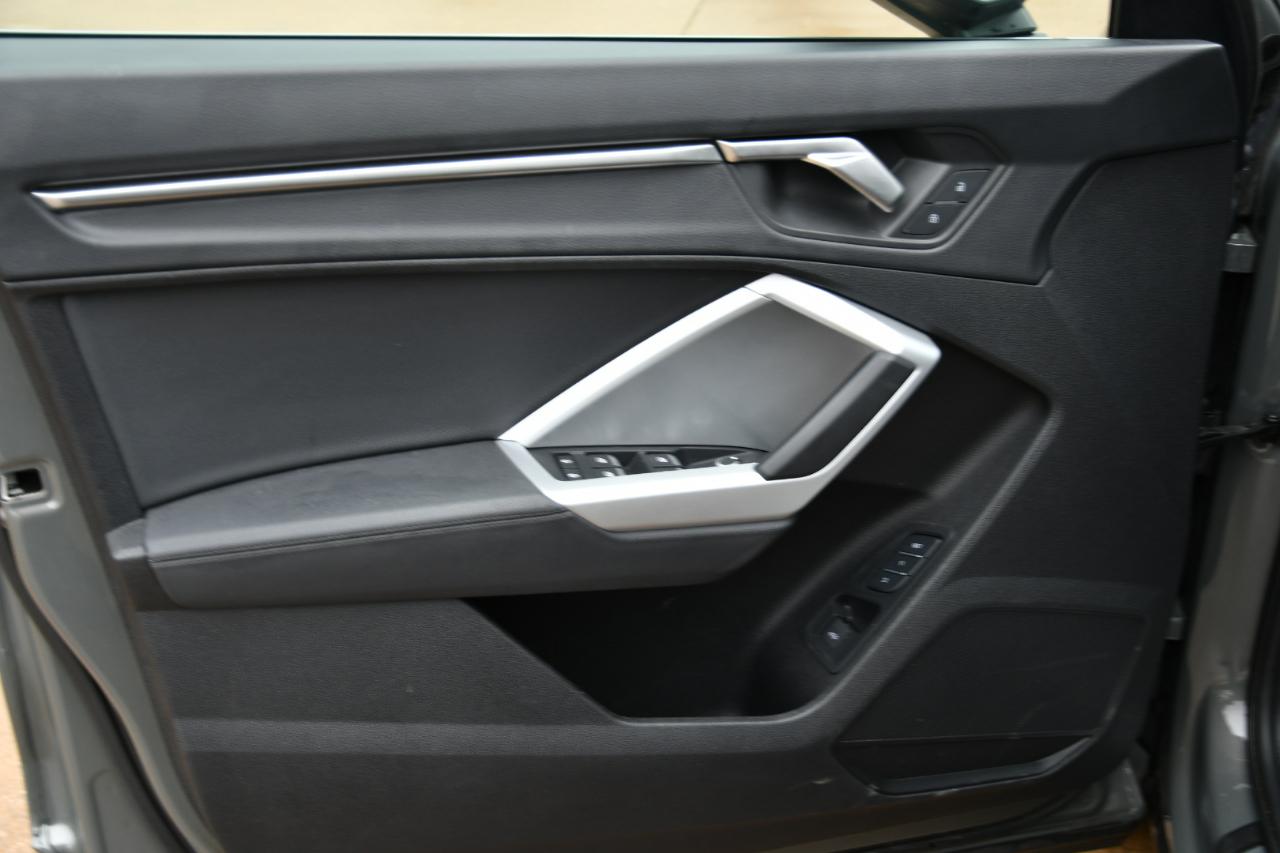 Audi Q3 S line Premium 45 TFSI quattro 2024